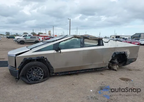 2024 Tesla Cybertruck Cyberbeast z USA, uszkodzony, nr VIN 7G2CEHEE4RA047686